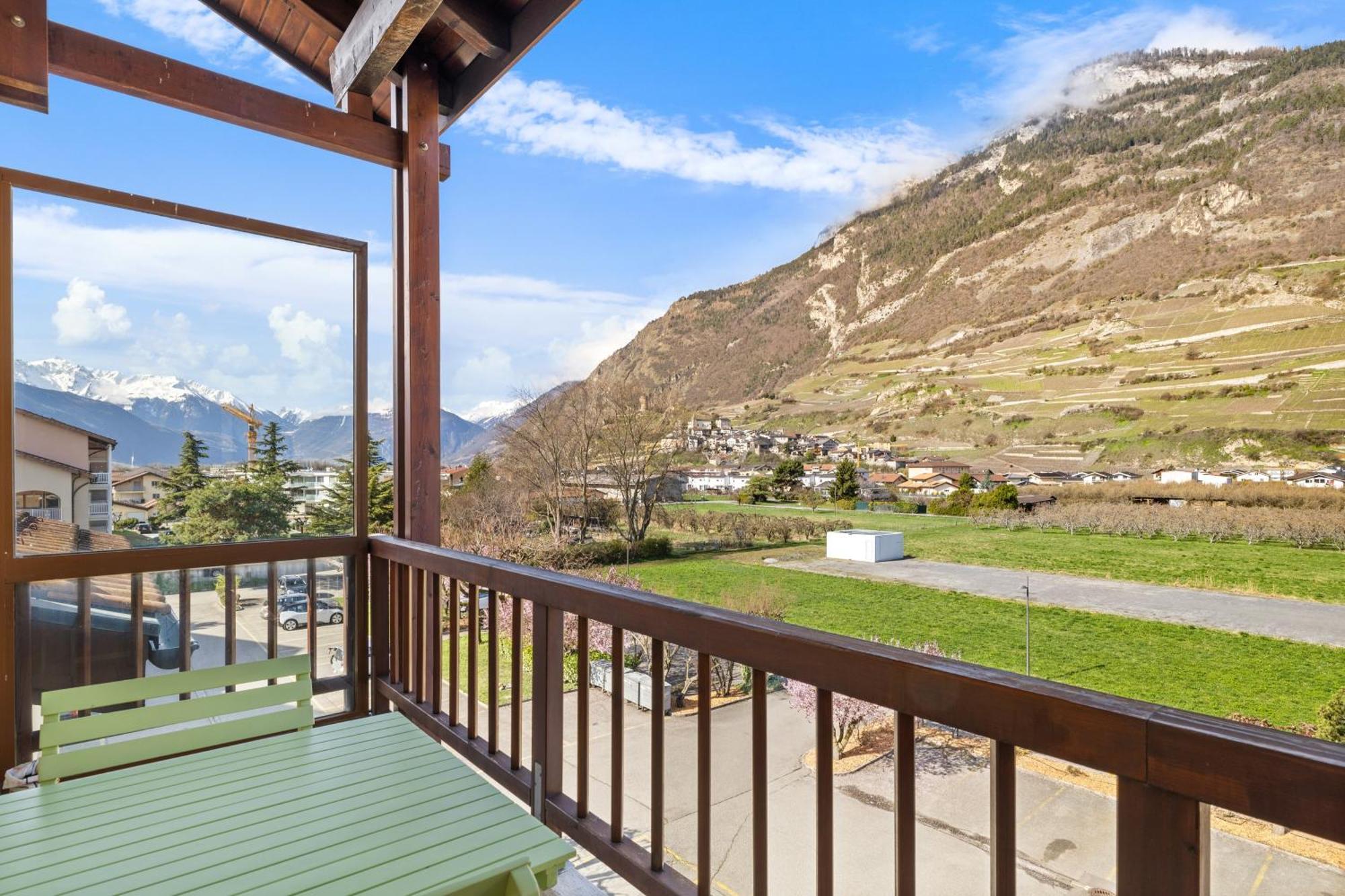 Duplex Cosy Aux Bains De Saillon Apartment Bagian luar foto