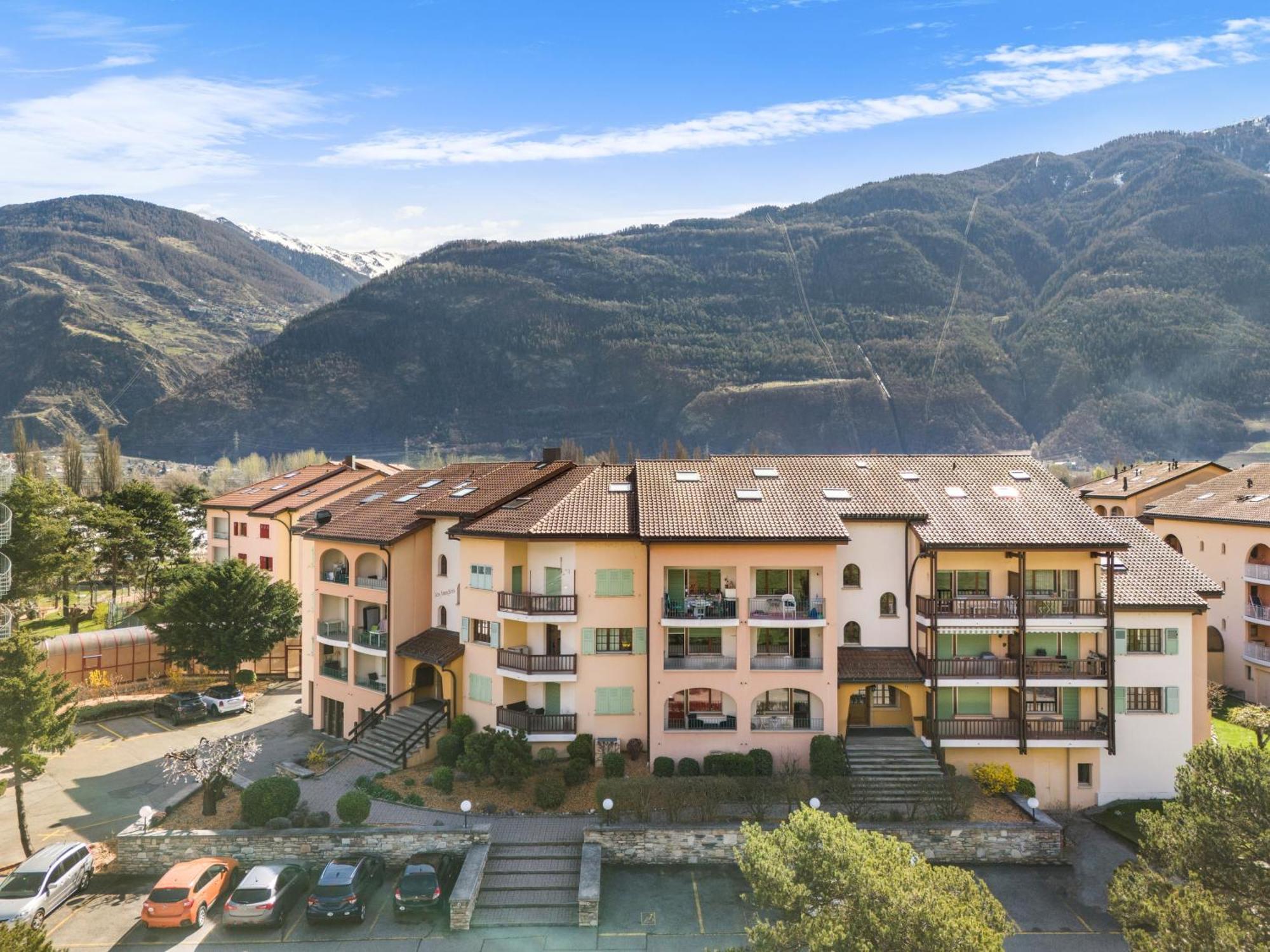 Duplex Cosy Aux Bains De Saillon Apartment Bagian luar foto
