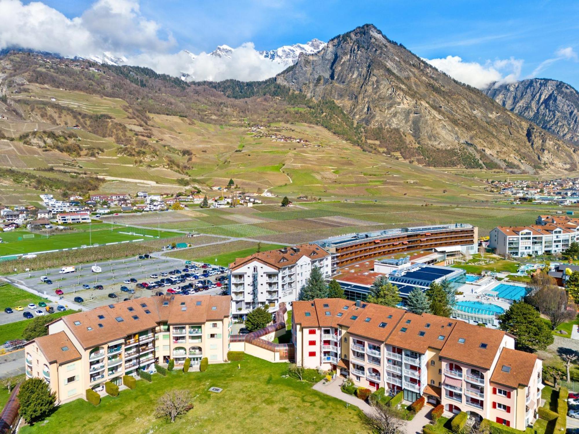 Duplex Cosy Aux Bains De Saillon Apartment Bagian luar foto