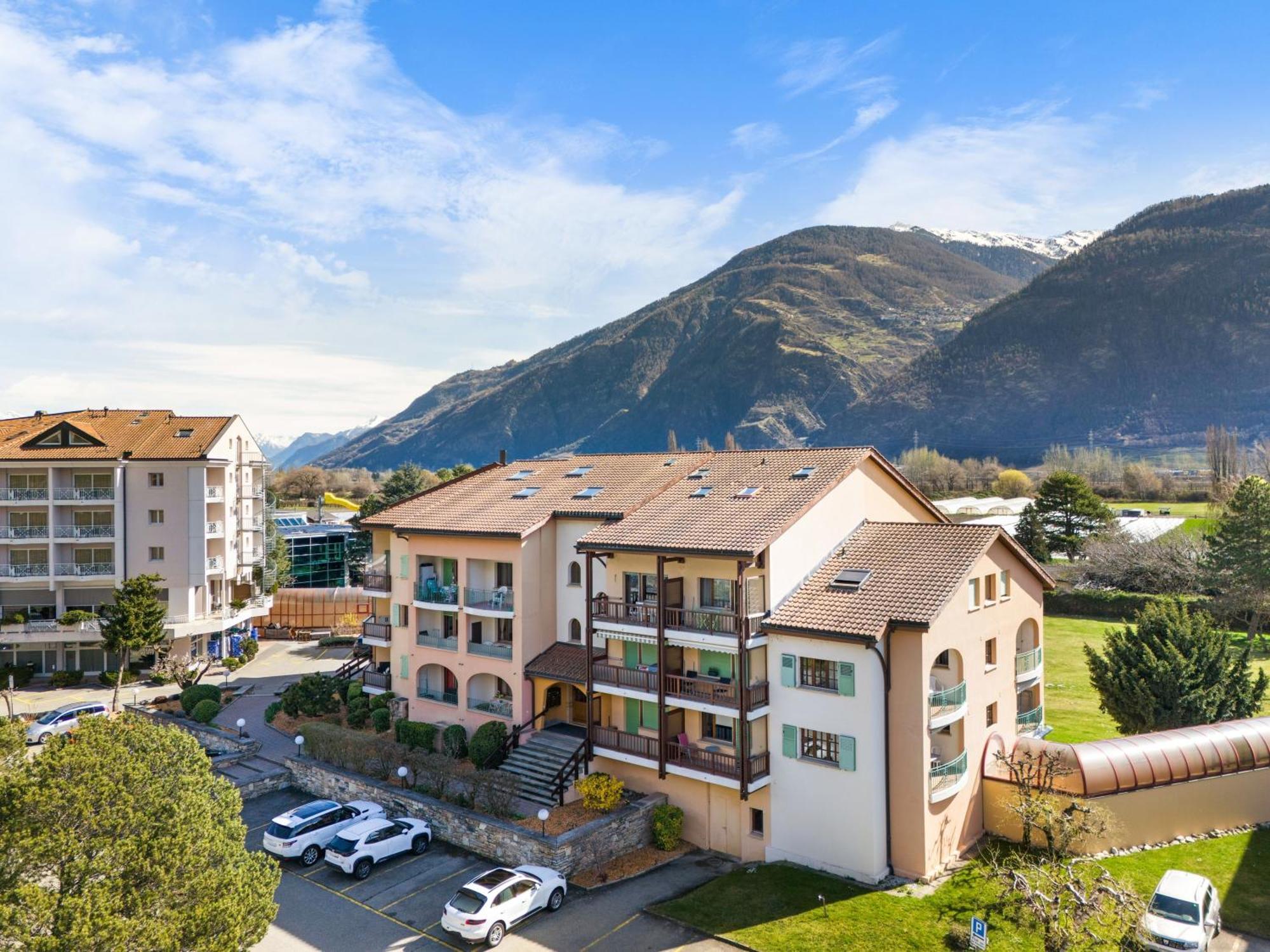 Duplex Cosy Aux Bains De Saillon Apartment Bagian luar foto